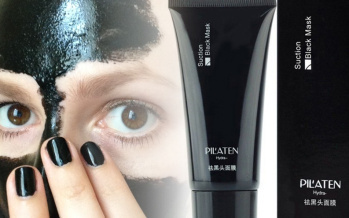 Gesichtsmaske auf schwarze Punkte